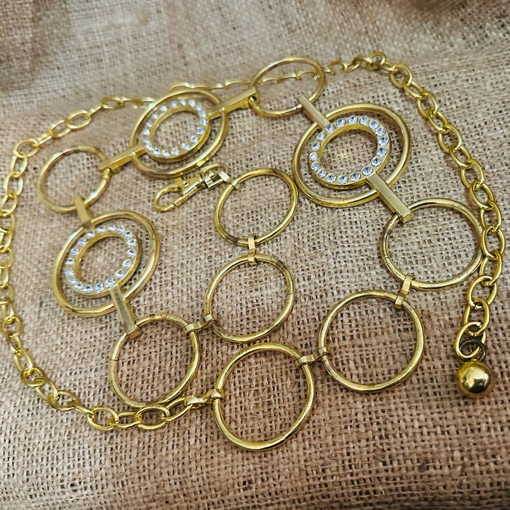 Gold Circle Link 🔗 Chain Belt with rhinestone 💎 accents, one size fits most!